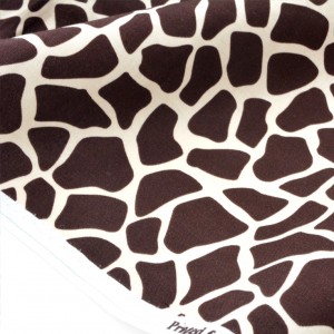 Tissu américain patchwork motif animal girafe fond beige x 50cm 