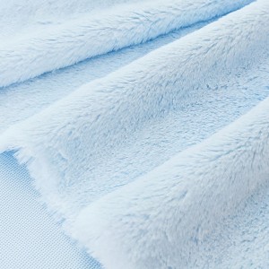 Coupon tissu fausse fourrure fin extra doux bleu pâle 150x110cm 