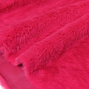 Destock 1.45m tissu fausse fourrure rose foncé largeur 175cm 