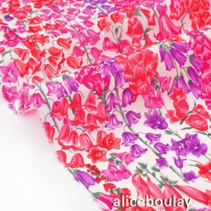 http://aliceboulay.com/13518-35669-thickbox/tissu-liberty-tana-lawn-rose-rouge-083m.jpg