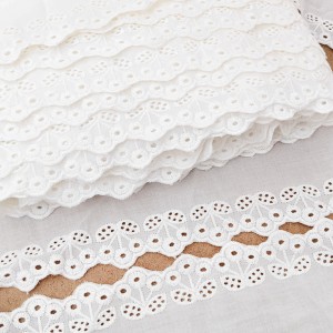Déstock lot 15m broderie anglaise coton motif cerise blanche largeur 8cm