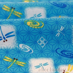 http://aliceboulay.com/1513-4909-thickbox/tissu-japonais-coton-etoiles-asanoha-et-libellules-bleu-ciel-x-50cm.jpg