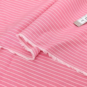 Destock 1.55m tissu coton soyeux rayures tissées rose largeur 127cm 