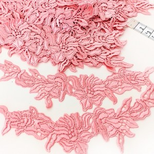 Destock 46 appliqués guipure dentelle haute couture doux fluide satiné rose