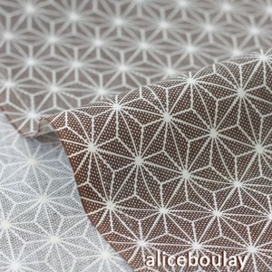 http://aliceboulay.com/1695-5588-thickbox/-tissu-japonais-etoiles-asanoha-blanches-fond-chocolat-x-50cm-.jpg