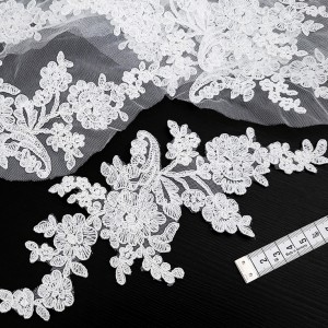 http://aliceboulay.com/17699-44589-thickbox/destock-lot-6-appliques-dentelle-broderie-haute-couture-blanche-taille-25x105cm.jpg