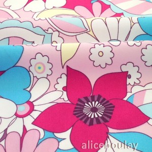 Tissu américain fine toile souple-fleuri ton pastel x 50cm
