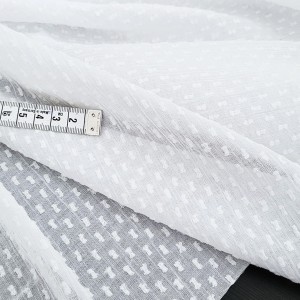 Destock 1.7m tissu crépon plumetis coton blanc largeur 136cm 