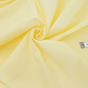 Destock 1m gabardinesoyeux doux jaune clair largeur 153cm