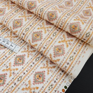Destock 2.3m tissu japonais gabardine coton souple motif ethnique doré largeur 114cm