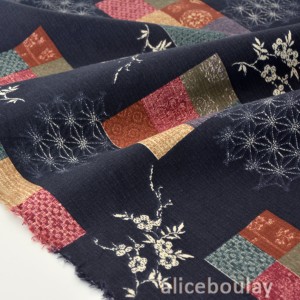 http://aliceboulay.com/2100-6873-thickbox/tissu-japonais-coton-dobby-traditionnel-geometrique-fleuri-fond-marine-fonce-x50cm-.jpg