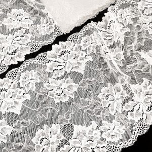 Déstock 10.7m dentelle élastique fine douce spécial lingerie blanche largeur 20.3cm