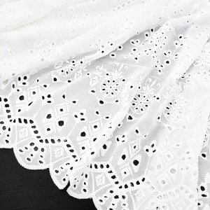 Destock 1.6m tissu broderie anglaise viscose coton soyeux fluide écru largeur 123cm