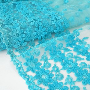 http://aliceboulay.com/22206-54099-thickbox/destock-057m-tissu-organza-brode-broderie-coton-turquoise-largeur-130cm-.jpg