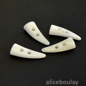 http://aliceboulay.com/2310-7653-thickbox/mercerie-4-boutons-duffle-coat-32cm-en-resine-blanc.jpg