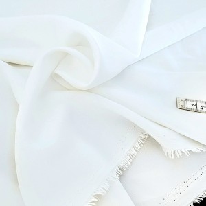 http://aliceboulay.com/23483-56896-thickbox/destock-155m-tissu-satin-de-duchesse-lourd-fluide-polyester-blanc-ecru-largeur-155cm-.jpg