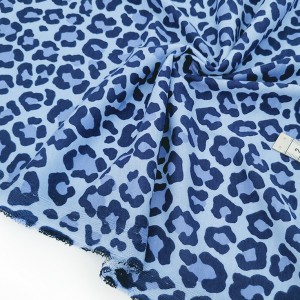 http://aliceboulay.com/23497-56927-thickbox/destock-1m-tissu-jersey-coton-imprime-leopard-bleu-largeur-180cm.jpg
