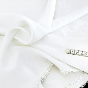 http://aliceboulay.com/23510-56958-thickbox/destock-09m-tissu-satin-de-duchesse-lourd-fluide-polyester-blanc-ecru-largeur-155cm-.jpg