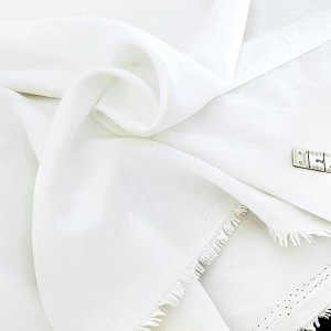 http://aliceboulay.com/23511-56960-thickbox/destock-085m-tissu-satin-de-duchesse-lourd-fluide-polyester-blanc-ecru-largeur-155cm-.jpg