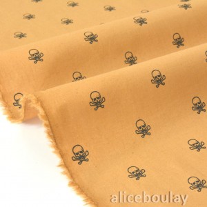 http://aliceboulay.com/2366-7835-thickbox/tissu-popeline-de-coton-tete-de-mort-fond-moutarde-x-50cm.jpg