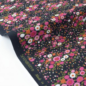 http://aliceboulay.com/4384-14512-thickbox/tissu-japonais-sevenberry-popeline-coton-raide-fleuri-rose-fond-noir-x50cm-.jpg