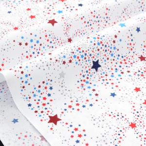 http://aliceboulay.com/5489-17153-thickbox/tissu-americain-patchwork-etoile-multicolore-argente-sur-fond-blanc-x-50cm-.jpg