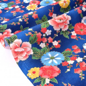 Tissu japonais traditionnel imprimé fleuri doré fond bleu x 50cm 