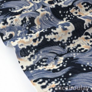 http://aliceboulay.com/6624-19678-thickbox/tissu-japonais-coton-dobby-traditionnel-vague-beige-orageux-x50cm-.jpg
