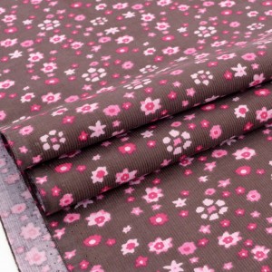 Tissu velours milleraies extra doux fleuri rose sur fond chocolat x 50cm 