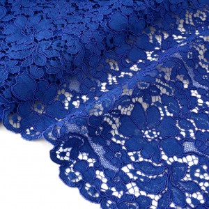 Tissu dentelle coton haute couture rebrodé lourd festonnés bleu coupon 175x138cm 