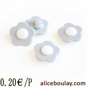 http://aliceboulay.com/721-2329-thickbox/mercerie-bouton-18mm-forme-fleur-coeur-bombe-gris-x-5.jpg