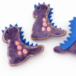 Applique peluche doudou dinosaure à coudre couleur prune taille 6.5x7.5cm  