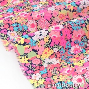 http://aliceboulay.com/8683-24748-thickbox/tissu-liberty-tana-lawn-90x139cm-thorpe-rose-turquoise-.jpg