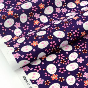 https://aliceboulay.com/12273-32978-thickbox/tissu-japonais-traditionnel-fleuri-lapin-dore-fond-figue-x-05-m.jpg