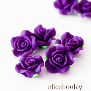 https://aliceboulay.com/1412-4558-thickbox/5-cabochons-fleurs-fimo-avec-feuilles-20mm-aubergine.jpg