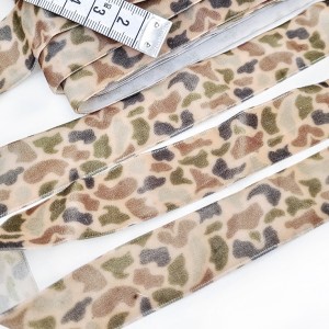 Destock 10.5m ruban velours imprimé camonflage largeur 2.5cm