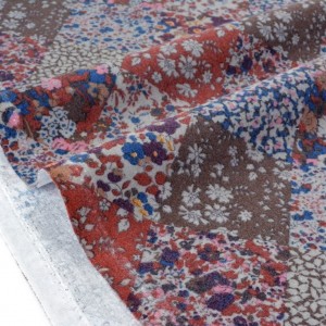 Destock 0.45m tissu coton doux peau de pêche fleuri largeur 138cm