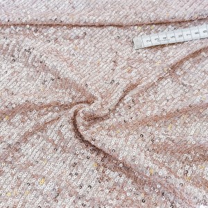 Destock coupon tissu lycra résille fine brodé de petits sequins beige rosé taille 117*85*140cm