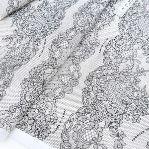 Déstock 1.57m tissu américain toile de coton raide motif dentelle largeur 109cm 
