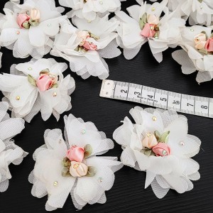 Déstock 24 appliques fleur en mousseline et satin écrue taille 6cm