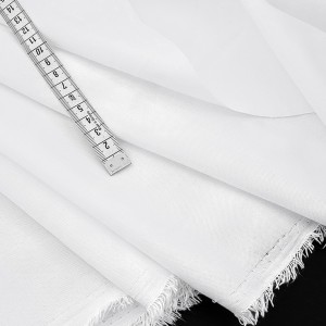 Destock 2.2m tissu polyester doux fluide blanc largeur 146cm