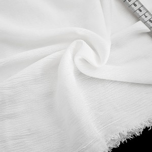 Destock 2.5m tissu viscose crépon soyeux fluide extra-doux blanc largeur 145cm