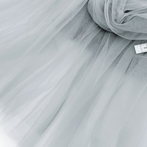 https://aliceboulay.com/21448-52503-thickbox/destock-3m-tissu-tulle-extra-fin-doux-gris-largeur-165cm.jpg