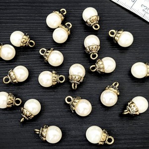 https://aliceboulay.com/22010-53662-thickbox/destock-lot-de-20-boutons-perles-ronds-ecru-diametre-9mm.jpg