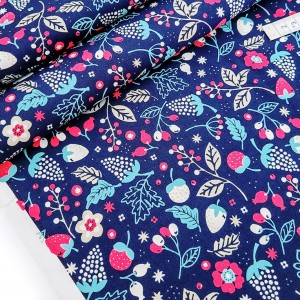 https://aliceboulay.com/22304-54304-thickbox/destock-125m-tissu-toile-coton-fleuri-fraise-fond-bleu-largeur-148cm.jpg