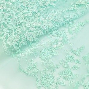 Destock 1.5m tissu dentelle broderie tulle brodé vert glacier largeur 146cm