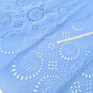 Destock 1.8m tissu broderie anglaise coton popeline soyeux bleu largeur 152cm 