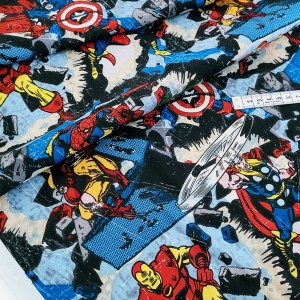 Destock 1.85m tissu américain les super héros marvel largeur 112 cm