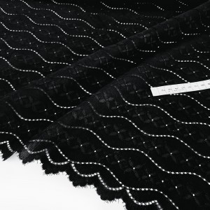 Destock 1.25m tissu dentelle de calais noir largeur 150cm 