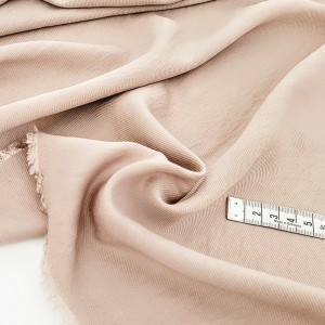 Destock 1.1m tissu lyocell chevron soyeux fluide doux taupe largeur 112cm